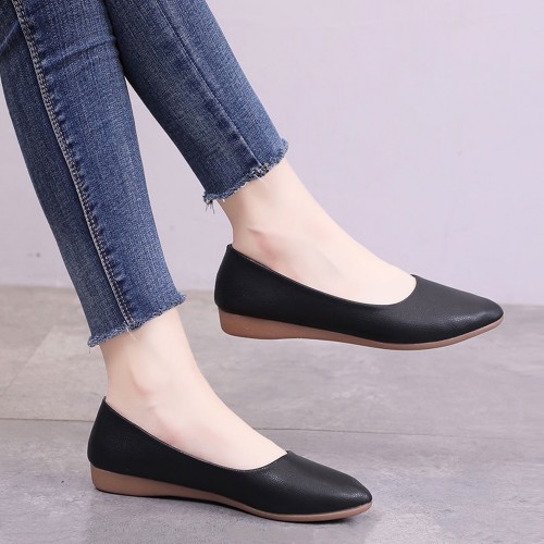 Professional Ladies Soft Leather Shallow Mouth Flat Shoes - Black image