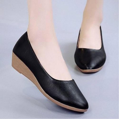 Professional Ladies Soft Leather Shallow Mouth Flat Shoes - Black image