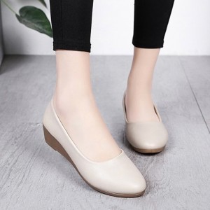 Professional Ladies Soft Leather Shallow Mouth Flat Shoes - Brown