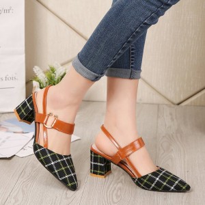 Women's Chunky Block Heels Pointed Toe Buckle Shoes - Black
