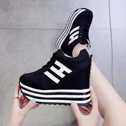 Thick Bottom Muffin Platform Laces Up Sneakers - Black image
