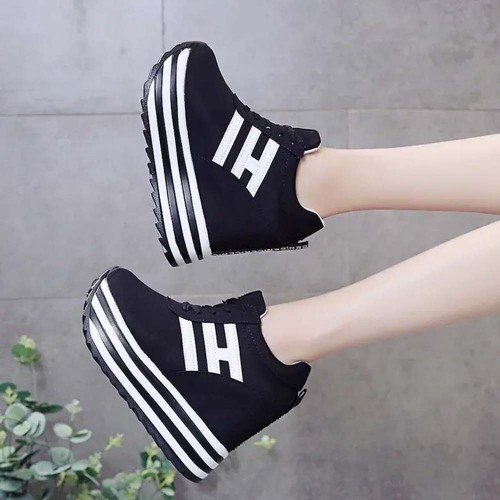 Thick Bottom Muffin Platform Laces Up Sneakers - Black image