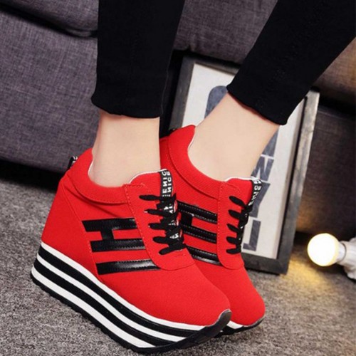 Thick Bottom Muffin Platform Laces Up Sneakers - Red image