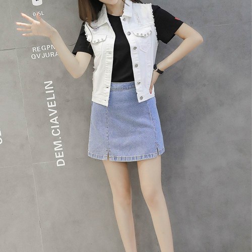 Women Sleeveless Blue Fit Denim Jacket - White image