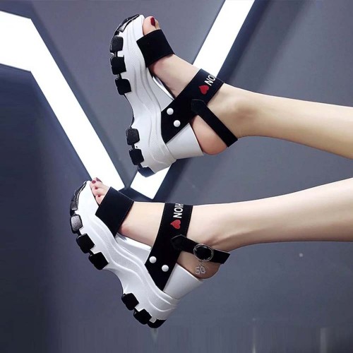 Women Fashion Open Toe Buckle High Heel Chunky Sandal - Black image