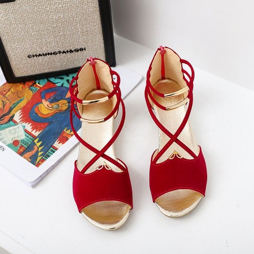 Fashion Comfort Solid Strap Low-heeled Sandals - Red image