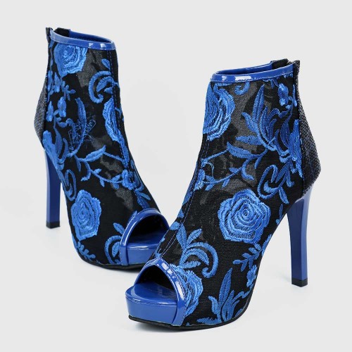 Women's Hollow out Embroidery Thin Heeled Sandals - Blue image