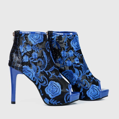 Women's Hollow out Embroidery Thin Heeled Sandals - Blue image