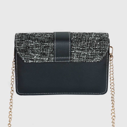 Small Size Magnetic Closure Chain Messenger Bag - Black image