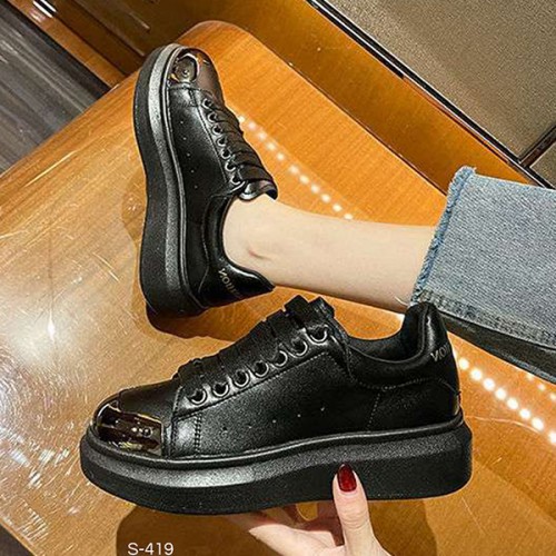 Trending Latest Fashion Casual Thick Soled Sneakers - Black image