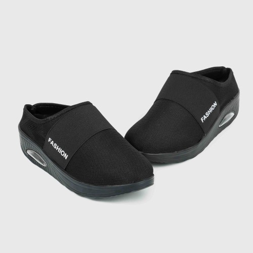 Women’s Light Weight Air Cushion Slip On Slippers - Black image