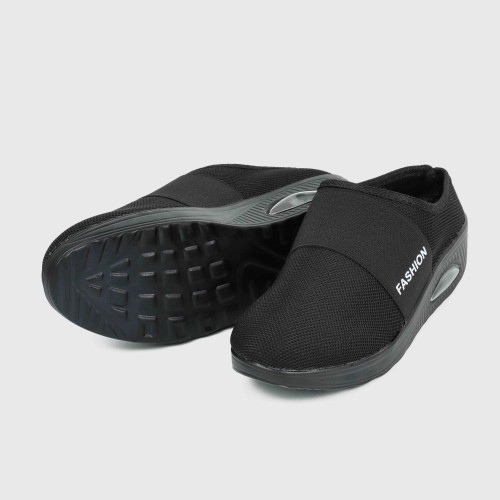 Women’s Light Weight Air Cushion Slip On Slippers - Black image