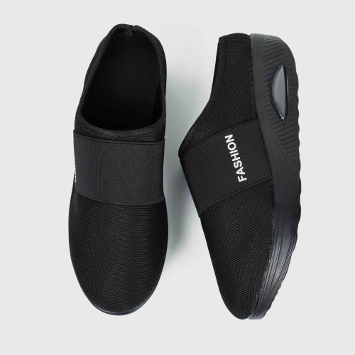 Women’s Light Weight Air Cushion Slip On Slippers - Black image