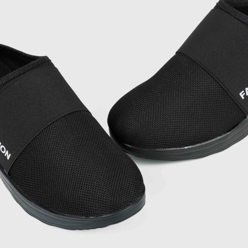 Women’s Light Weight Air Cushion Slip On Slippers - Black image
