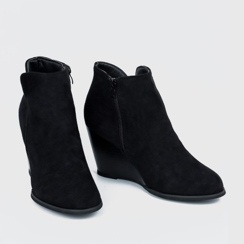 Women’s Classic Pointed Top Wedge High Heel Boots - Black image