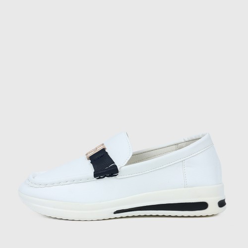 Belt Buckle Round Toe Platform Women's Loafers Shoes - White image