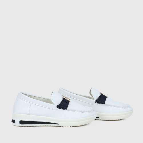 Belt Buckle Round Toe Platform Women's Loafers Shoes - White image