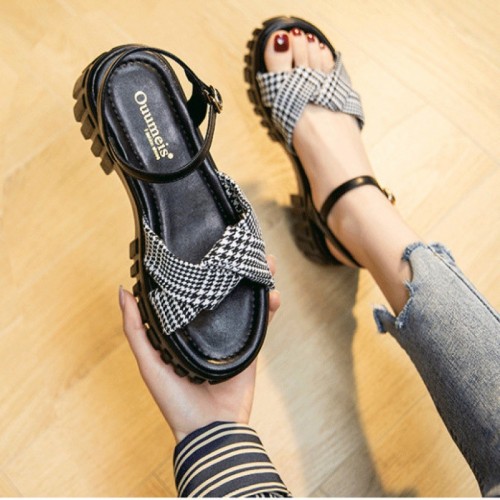Buckle Closure Braid Print Strap Square Heel Sandals for Women - Black image