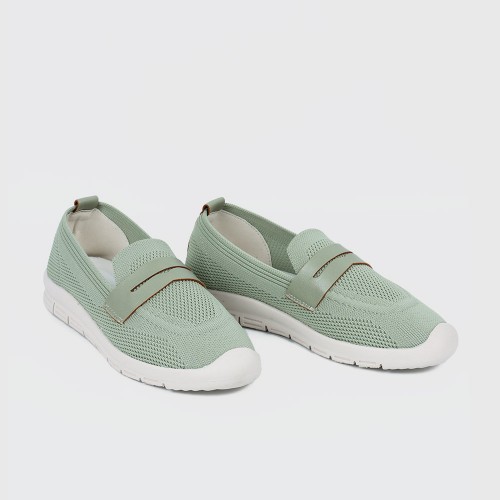 Light Weight Retro Style Slip On Loafers for Women - Green image