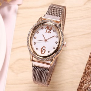Rhinestone Oval  Dial Women's Wrist Watch - Gold