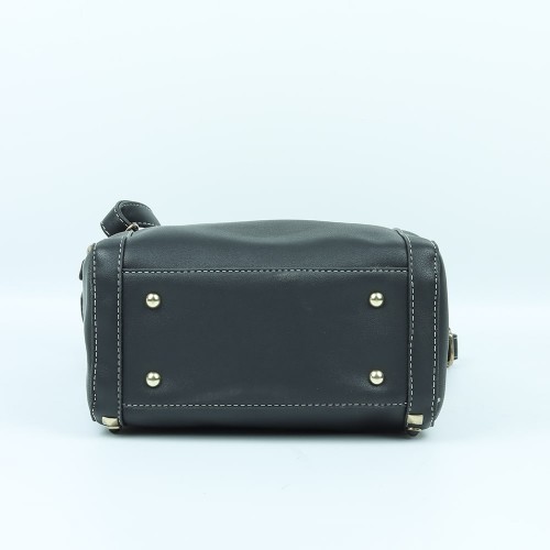 Zipper closure Leather Handbag For Ladies - Black image