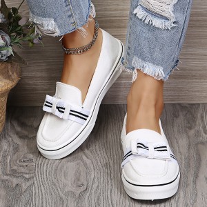 Bowknot Low Heel Round Toe Slip On Women’s Loafers - White