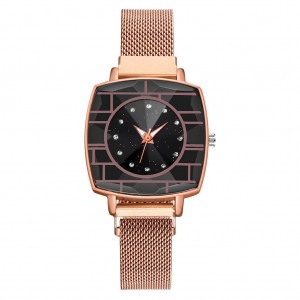 Mesh Style Magnetic Closure Women's Wrist Watch - Gold