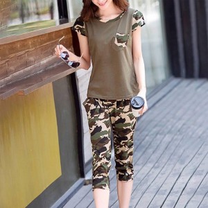 Sports Slim Fit Two-Piece Cropped Camouflage Track Suite - Green