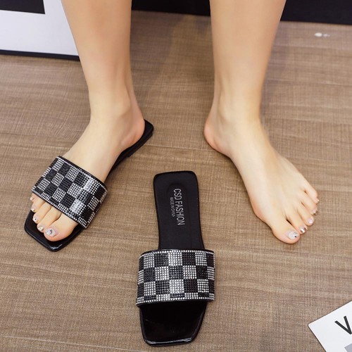 Rhinestone Square Head Checked Flat Heel Flip Flop Slippers - Black image