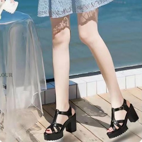 Hollows Peep Toe Stripy Buckle Closure Square Heel Sandals - Black image