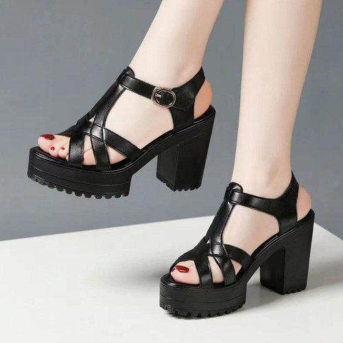 Hollows Peep Toe Stripy Buckle Closure Square Heel Sandals - Black image