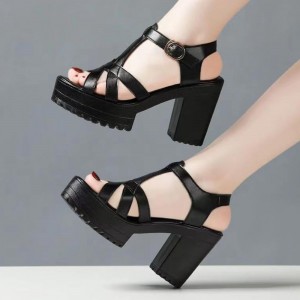 Hollows Peep Toe Stripy Buckle Closure Square Heel Sandals - Black
