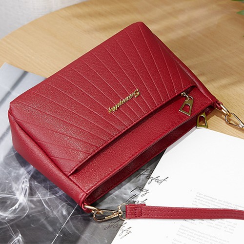Trendy Adjustable Stripe Rhombic Small Square Messenger Bag - Red image