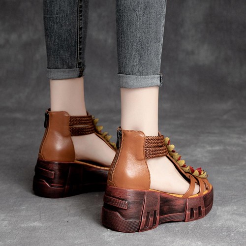 Flowers Decor Strappy Back Zipper Peep Toe Wedge Sandals - Brown image