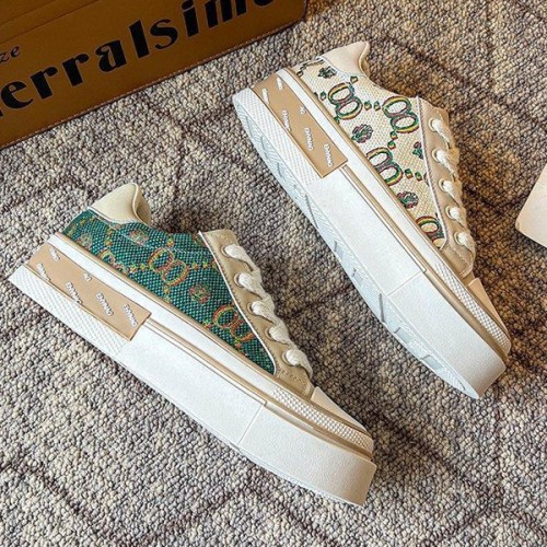 Soft Sporty Low Cut Lace Up Walking Canvas Ladies Sneakers - Green image