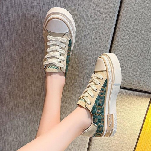 Soft Sporty Low Cut Lace Up Walking Canvas Ladies Sneakers - Green image