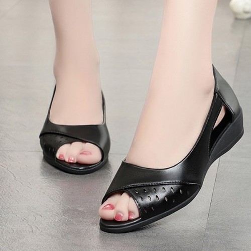 Open Toe Low Cut Flat Bottom Hollow Out Women Sandals - Black image