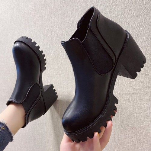 Vintage Style Waterproof Round Head Chunky Heel Short Boots - Black image
