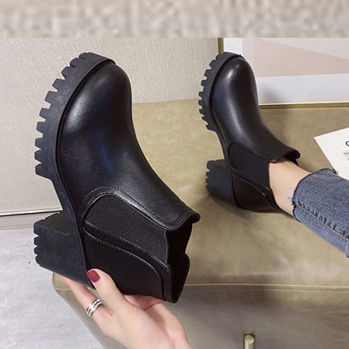 Vintage Style Waterproof Round Head Chunky Heel Short Boots - Black image