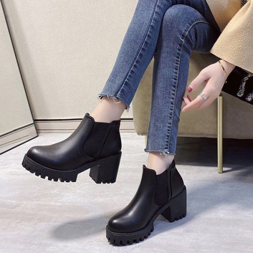 Vintage Style Waterproof Round Head Chunky Heel Short Boots - Black image