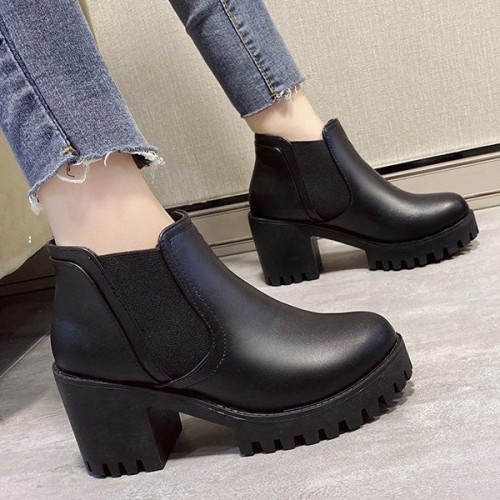 Vintage Style Waterproof Round Head Chunky Heel Short Boots - Black image