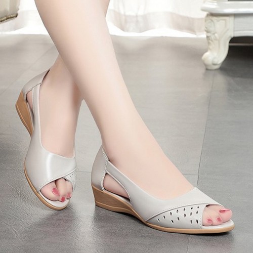 Open Toe Low Cut Flat Bottom Hollow Out Women Sandals - Beige image