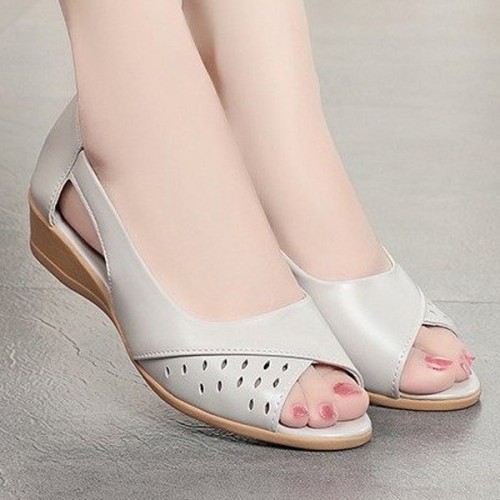 Open Toe Low Cut Flat Bottom Hollow Out Women Sandals - Beige image