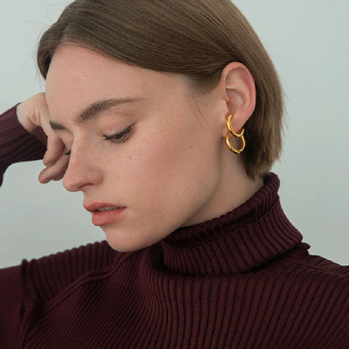 Stylish Peri’s Box Two Tone Double Circle Stud Earrings S Shape