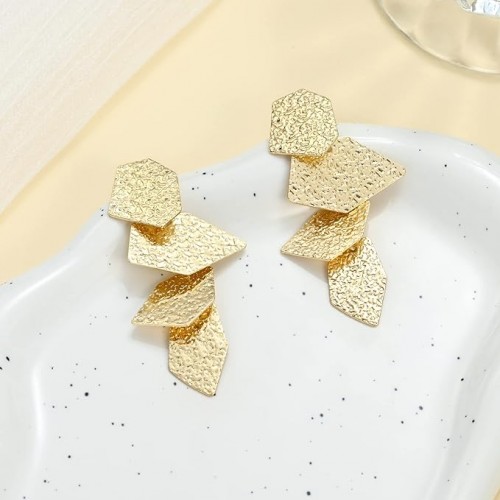Exquisite Gold Leaf Earrings - A Touch of Luxury and Brilliance image