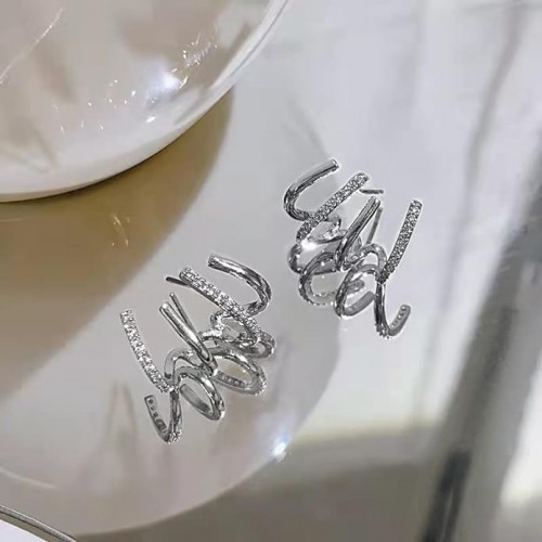  Glamorous Silver Claw-Shaped Stud Earrings With Rhinestones image